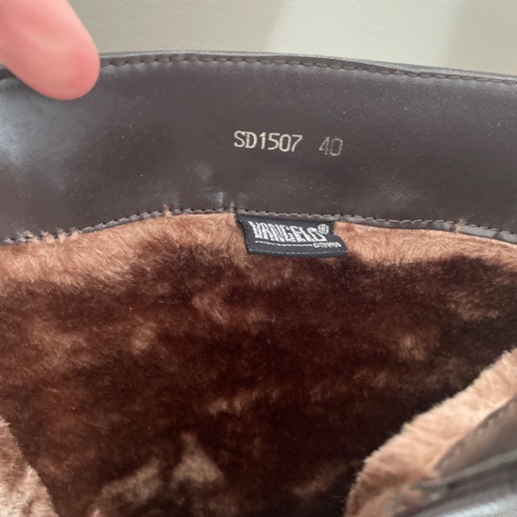 Womens boots - Picture 3 of 3